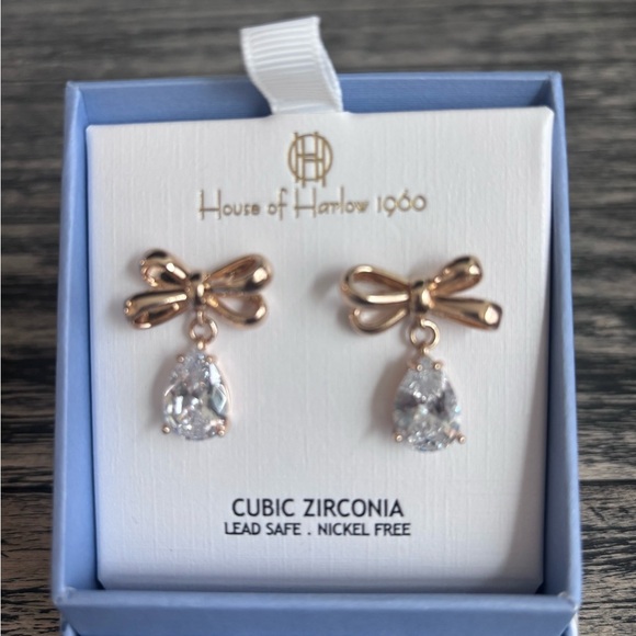 House of Harlow 1960 Gold Bow Earrings - Picture 3 of 4
